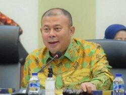 Wakil Ketua DPR Desak Pemerintah Angkat Semua Guru Honorer Jadi ASN Secara Bertahap