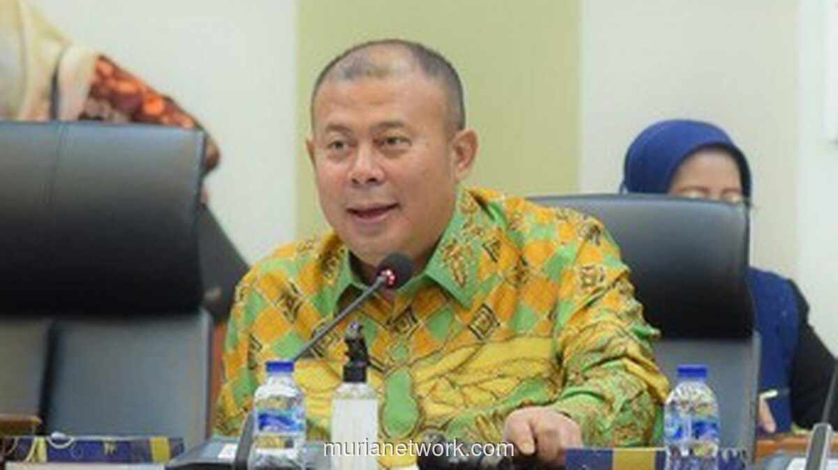 Wakil Ketua DPR Desak Pemerintah Angkat Semua Guru Honorer Jadi ASN Secara Bertahap