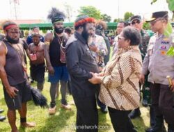 Wamendagri Mediasi Perdamaian Perang Suku di Jayawijaya, Ritual Patah Panah Akhiri Konflik