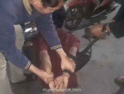 Polisi Bergulat dengan Dua Anggota Geng Motor di Makassar, Sita Busur Panah dan Pisau Dapur