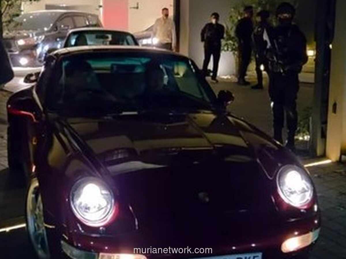 KPK Sita Dua Mobil Porsche dan Belasan Kendaraan Mewah dari Rumah Eks Wamen Imipas Silmy Karim
