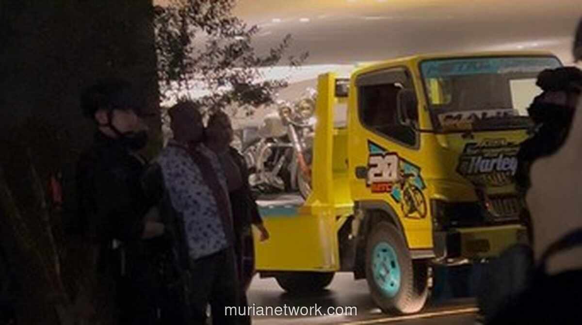 KPK Geledah Rumah Mewah Wakil Menteri Imigrasi Silmy Karim, Sita Uang Asing dan Motor Harley Davidson