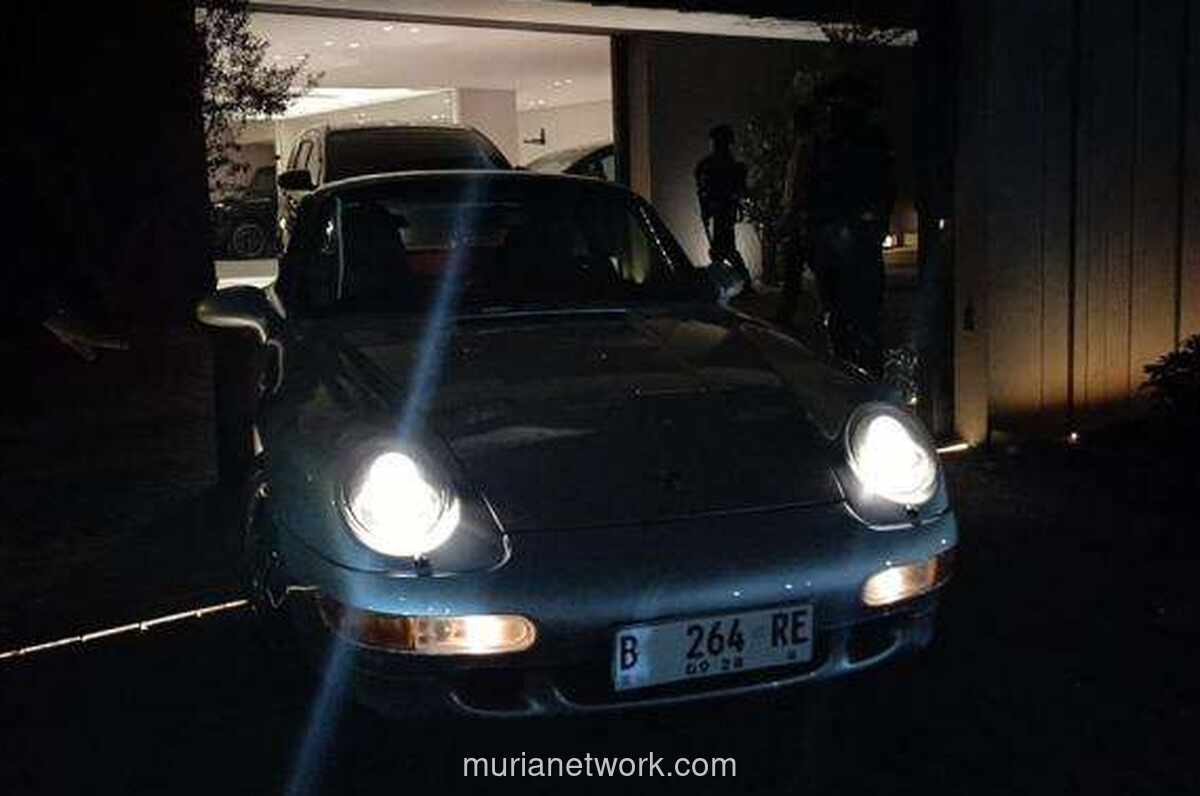 KPK Sita Dua Mobil Porsche Milik Wamen Imipas Silmy Karim yang Tak Tercatat di LHKPN