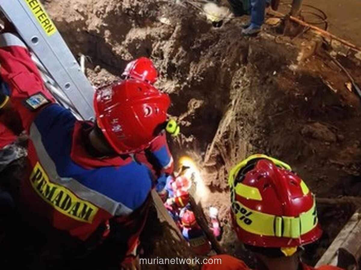 Bocah 3 Tahun Terperosok ke Lubang Sedalam 3,7 Meter di Tebet, Dievakuasi Damkar Selama 3 Jam