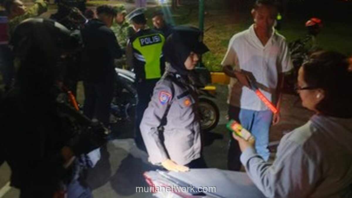 Polsek Cikarang Pusat Kerahkan 56 Personel Gabungan dalam Operasi Antikejahatan Jalanan di Alam Sari