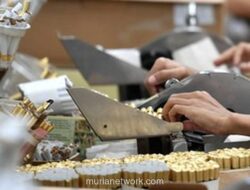 6.000 Pekerja Tembakau Serentak Tolak Aturan Standarisasi Kemasan Rokok