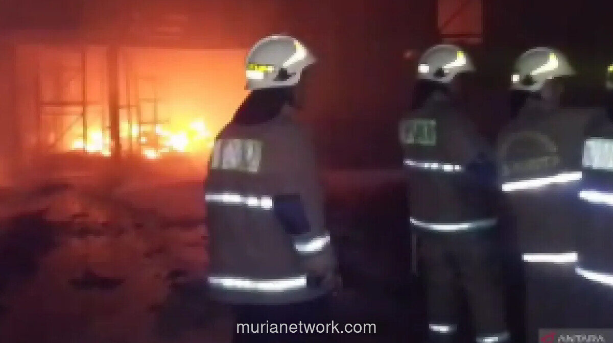 Gudang di Cakung Terbakar, 80 Personel Damkar Dikerahkan
