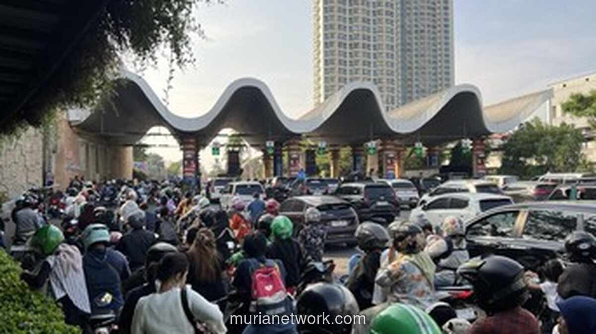 Tiket Gratis HUT Jakarta Picu Kepadatan di Ancol, Antrean Mengular 200 Meter