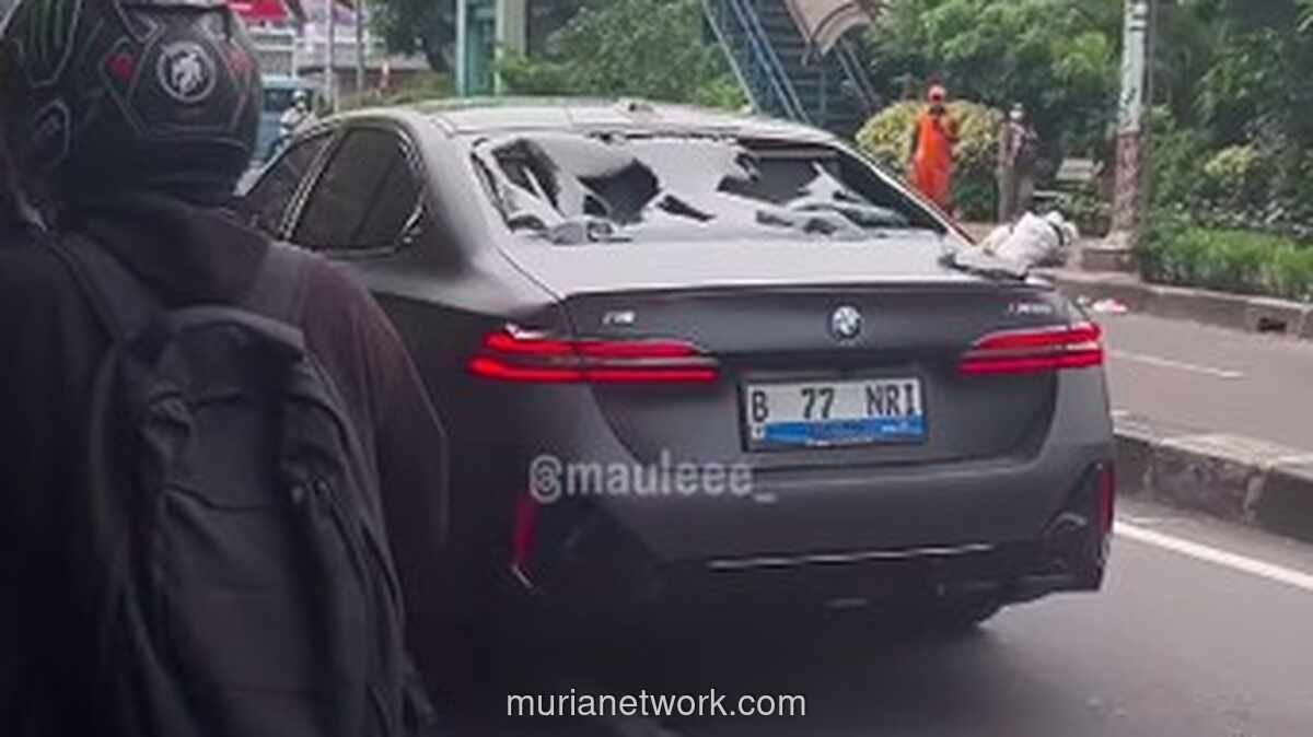 Polisi Mediasi Kasus Mobil BMW Dirusak Massa Usai Tabrak Pemotor di Jakbar, Berujung Damai