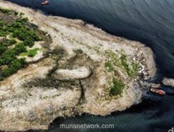 Pembersihan ‘Pulau Sampah’ di Pesisir Jakarta Utara Rampung Setelah Tiga Hari Pengerukan