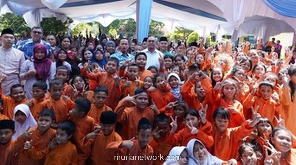 Wakil Ketua Komisi VI DPR dan Wali Kota Pekanbaru Tinjau Langsung MBG, Tegaskan Program Harus Dilanjutkan Bukan Dihentikan