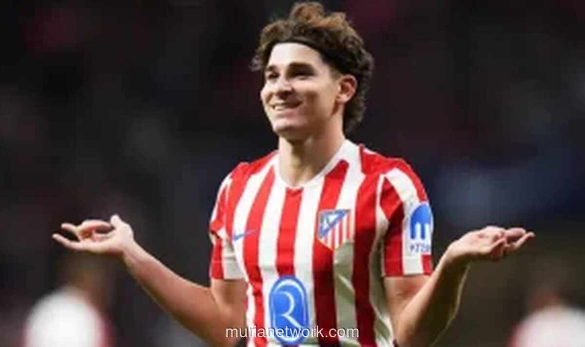 Atletico Madrid Sindir Balik Real Madrid Usai Tawaran 150 Juta Euro untuk Julian Alvarez Ditolak