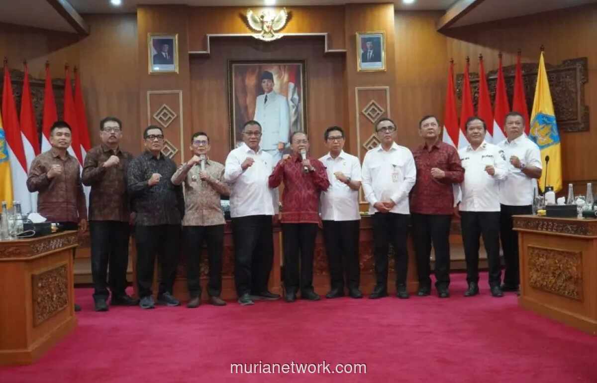 Menteri Lingkungan Hidup Canangkan Target Bali 100 Persen Pemilahan Sampah