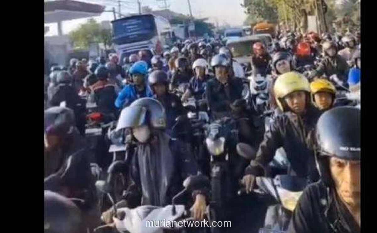 Kelangkaan BBM Lumpuhkan Bangkalan, Puluhan SPBU Tutup dan Antrean Mengular hingga Berjam-jam