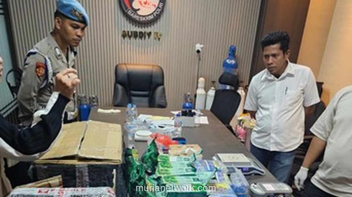 Bareskrim Ringkus Dua Buronan Narkoba Jaringan Indonesia-Malaysia di Bengkalis, Sita Puluhan Kilogram Sabu dan Ketamin