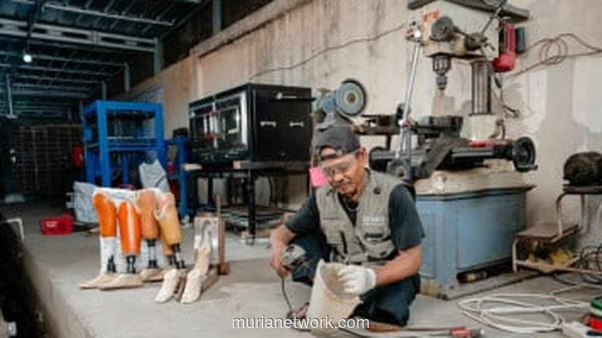 Pertamina Patra Niaga Berdayakan Difabel Lewat Kedai Kopi Tuli dan Kaki Palsu Daur Ulang