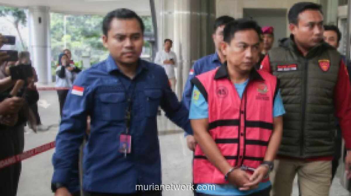 Kejaksaan Agung Serahkan Ketua Nonaktif Ombudsman Hery Susanto ke Jaksa Penuntut dalam Kasus Korupsi Nikel