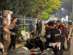 Patroli Brimob Bubarkan Tawuran di Kramat Jati, Empat Remaja Diamankan dan Dua Celurit Disita