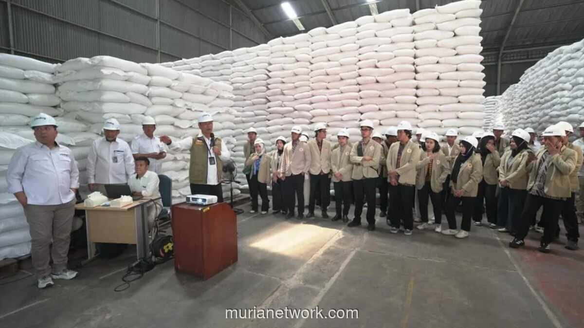 BULOG Buka Gudang untuk Mahasiswa UGM, Perlihatkan Tata Kelola Stok Beras 5,4 Juta Ton