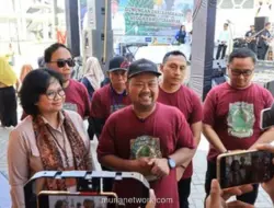 Gunungan 3.000 Bungkus Nasi Krawu di Gresik Raih Rekor Dunia MURI
