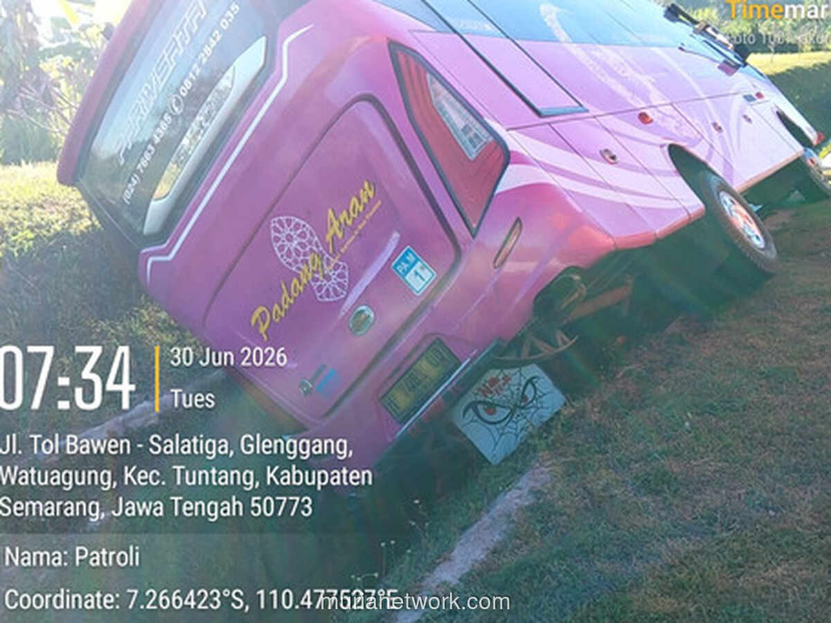 Bus Rombongan Piknik Asal Semarang Kecelakaan di Tol Bawen, Dua Tewas