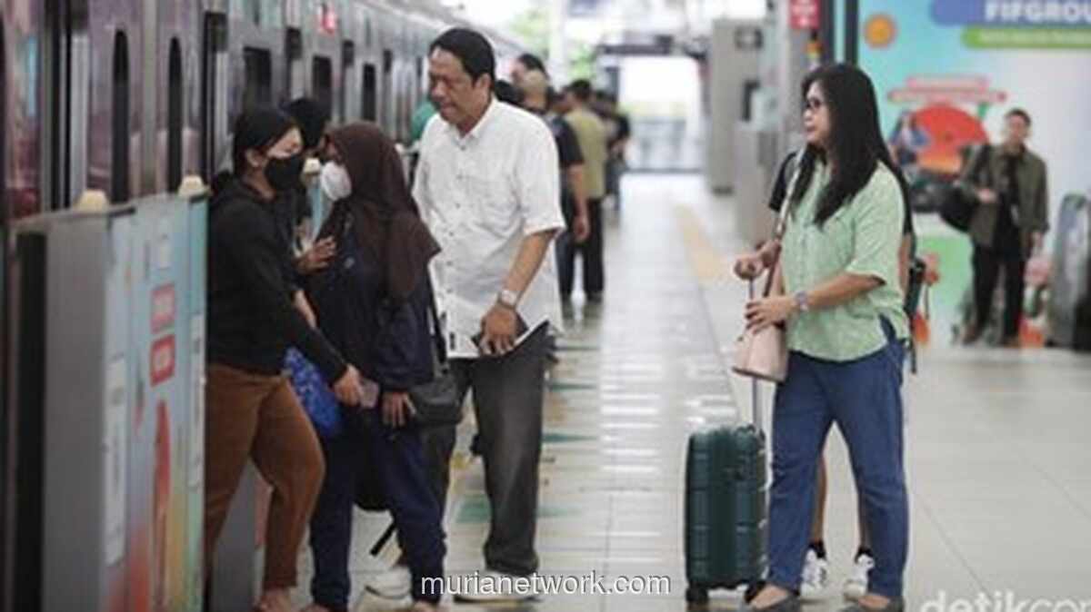 MRT Jakarta Luncurkan Mesin Isi Ulang Saldo E-Money Mandiri di Stasiun