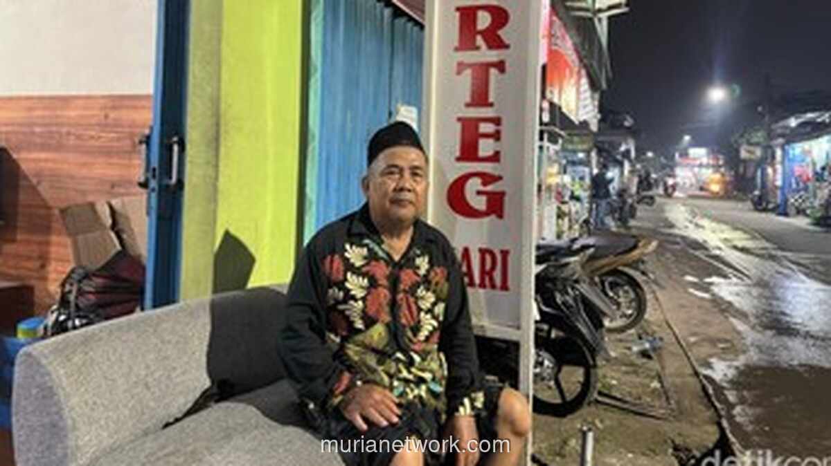 Kebakaran Gudang Limbah Tekstil di Cikarang Barat, Pemilik Warung Tegal Evakuasi Pelanggan