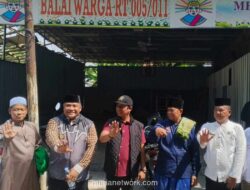 Warga Rawa Buaya Haru Terima Bantuan Kursi Roda dari DPRD DKI dan Dinsos