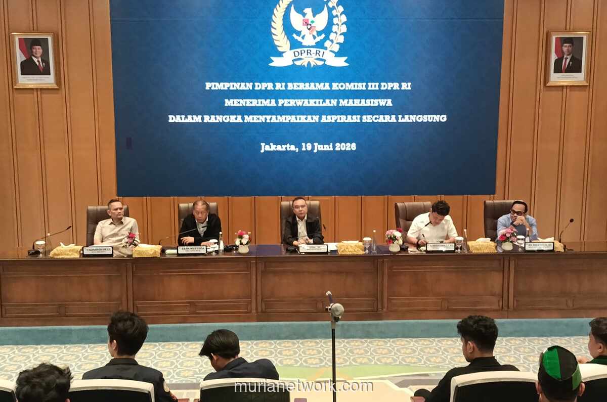 DPR Terima Aspirasi Mahasiswa dalam Audiensi di Gedung Parlemen, Tuntut Pemulihan Ekonomi dan Pengawasan Pejabat Negara