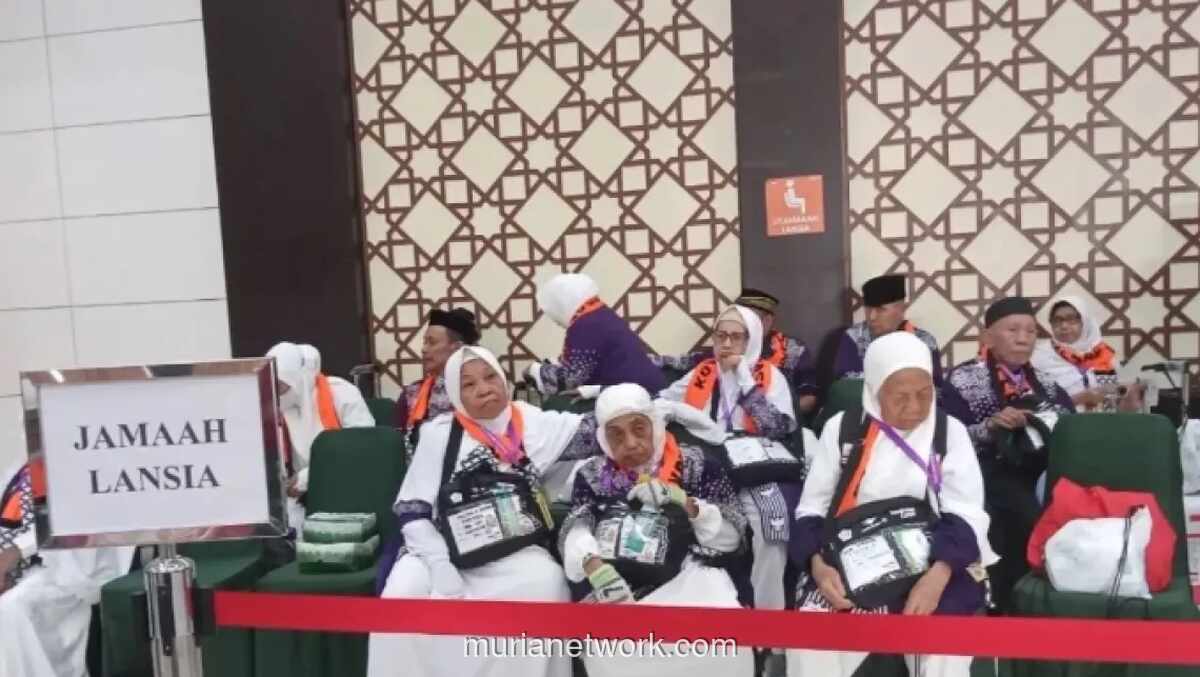 Debarkasi Hasanuddin Makassar Prioritaskan Pelayanan 1.949 Jamaah Haji Lansia Hingga Kloter 28