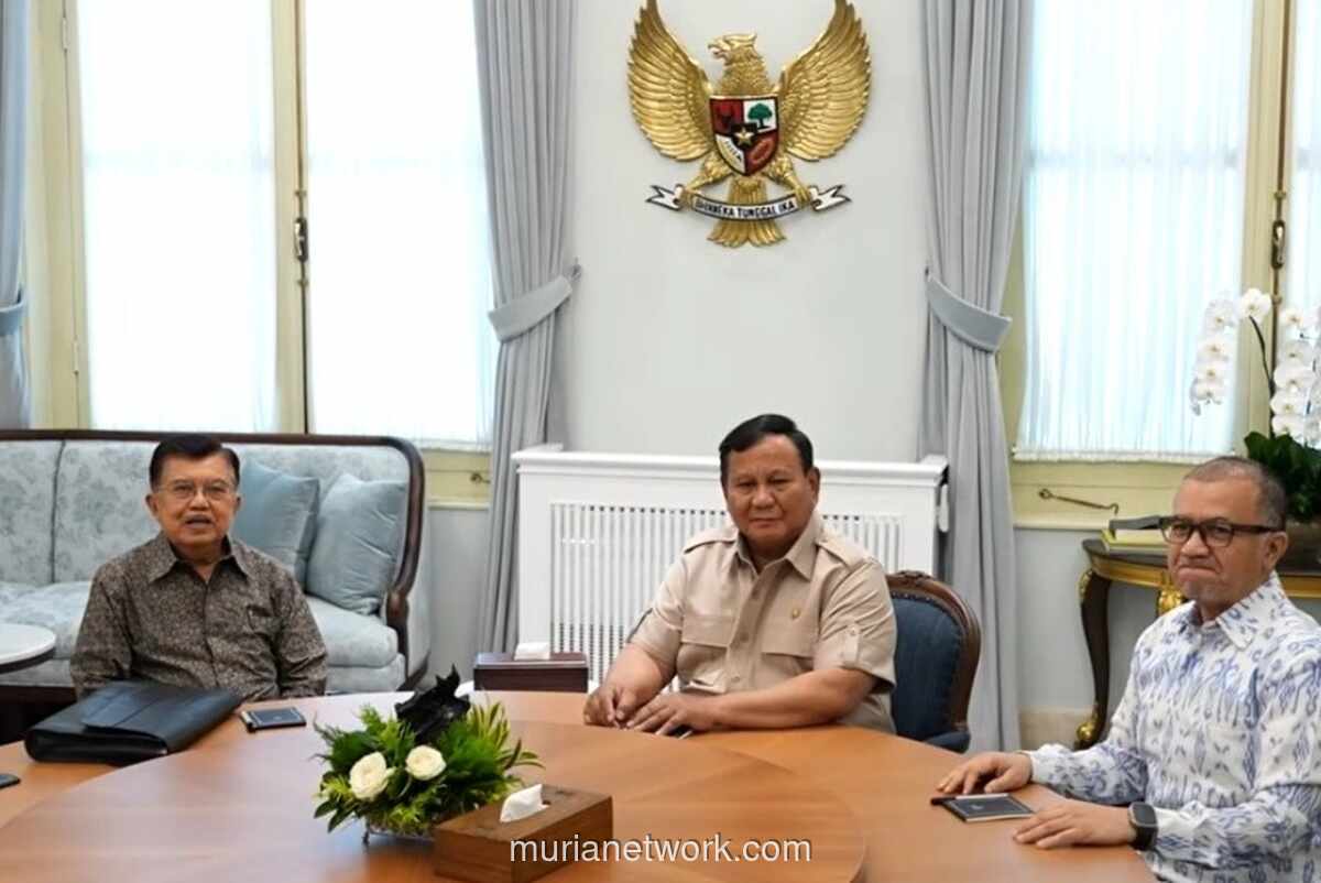 Presiden Prabowo Terima Kunjungan Jusuf Kalla di Istana Merdeka