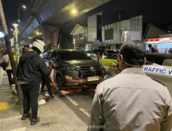 Dishub DKI Tertibkan Parkir Liar di Kebayoran Baru, Empat Mobil Kena Sanksi