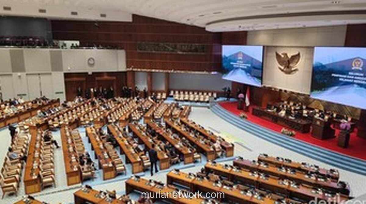 Rapat Paripurna DPR Digelar, 293 Anggota Hadir dan Bahas LHP LKPP