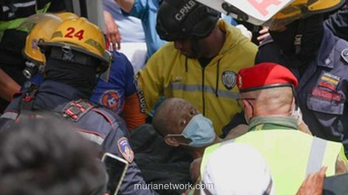 Ayah dan Anak Selamat Setelah Empat Hari Tertimbun Reruntuhan Gempa Venezuela