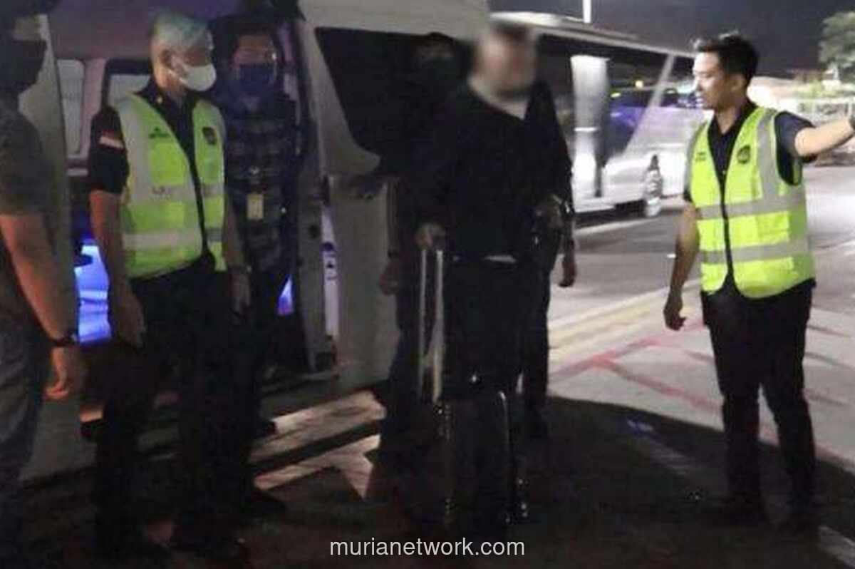 Polri Bekuk Buronan Interpol Asal Australia yang Diduga Pengendali Kartel Narkoba Internasional di Bandara Ngurah Rai