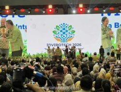 Emil Salim Terima Lifetime Achievement Kalpataru, Minta Laut Jadi Sumber Kehidupan Bukan Objek Eksploitasi