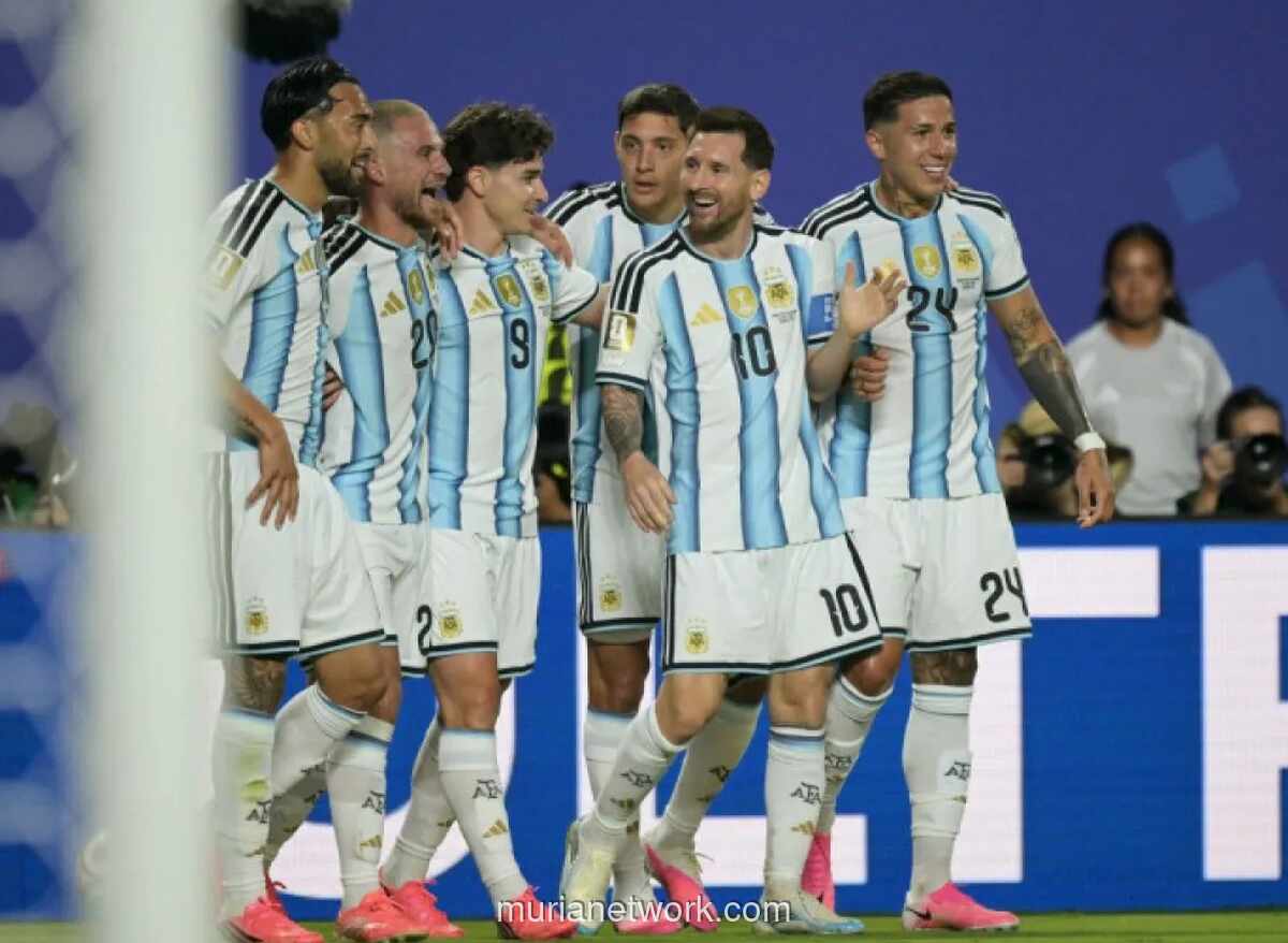 Messi Cetak Hattrick Perdana di Piala Dunia, Argentina Bungkam Aljazair 3-0
