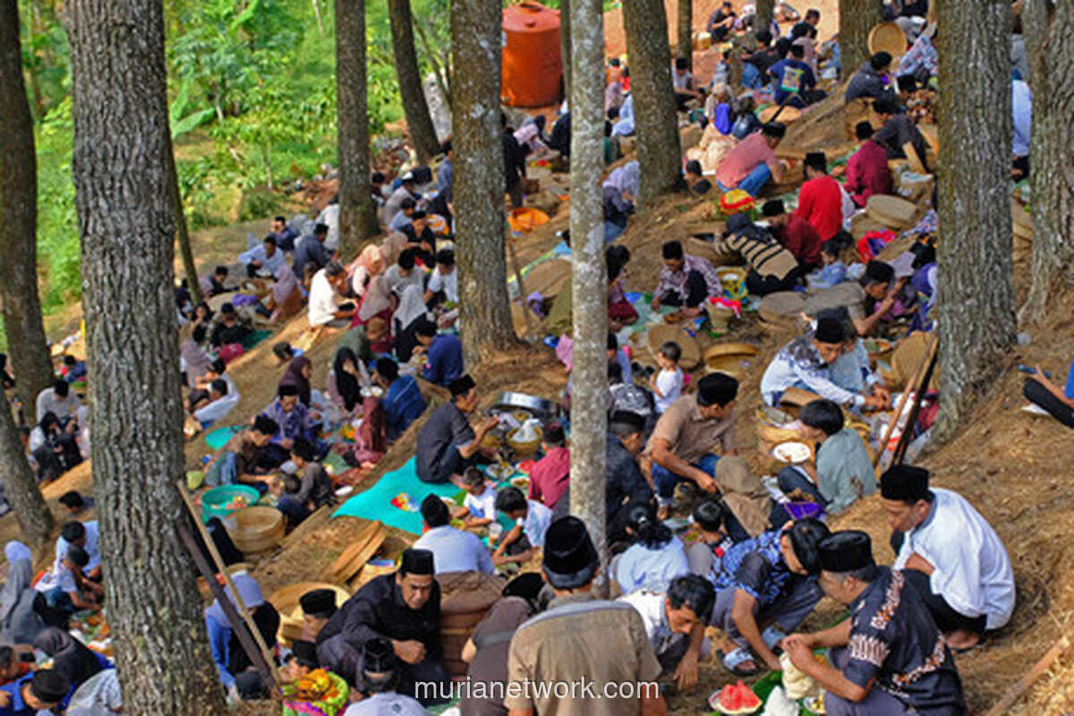 Ribuan Warga Temanggung Gelar Nyadran Kyai Kramat, Ritual Leluhur di Bulan Suro