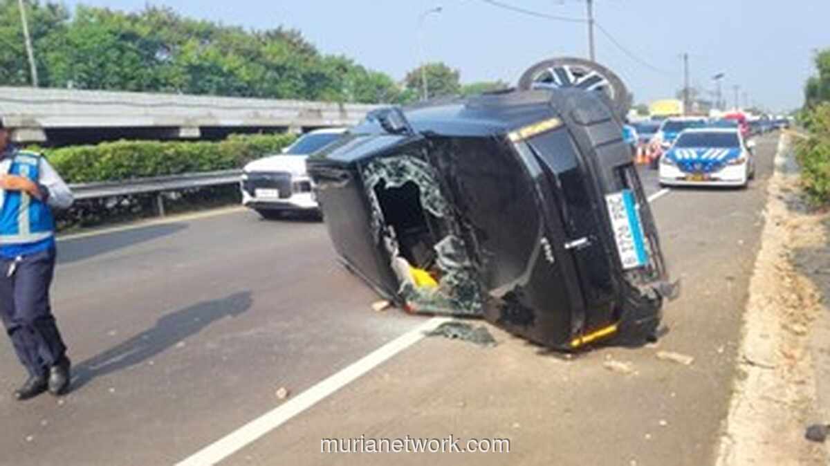 Mobil Jeep Chery Terguling di Tol Bandara Soetta Usai Gagal Menyalip dari Kiri