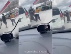Dua Perempuan Terlibat Adu Fisik di SPBU Kotawaringin Barat Diduga Akibat Berebut Antrean BBM
