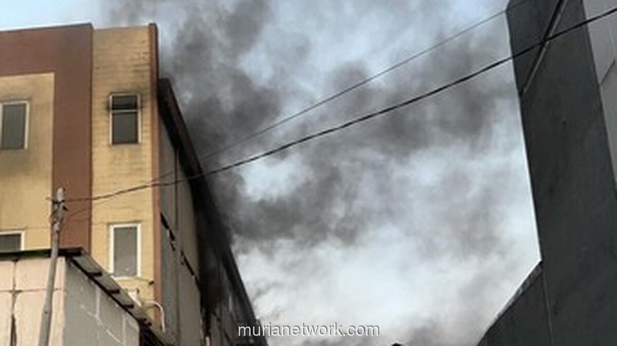 Kebakaran Gudang di Kalideres, 19 Unit Damkar Dikerahkan Padamkan Api