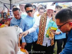 Hari Terakhir Blusukan di Lampung, Jokowi Borong Produk UMKM hingga Bertemu Teman Kuliah