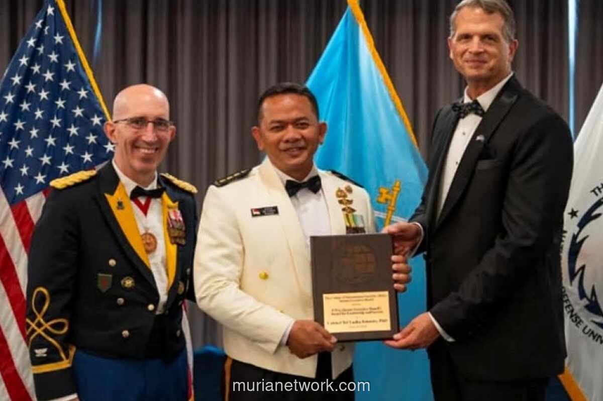 Kolonel Marinir Tri Yudha Ismanto Raih Tiga Penghargaan Bergengsi di National Defense University AS