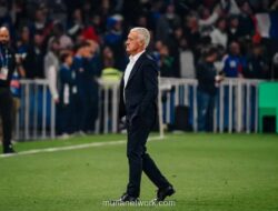 Didier Deschamps Tinggalkan Timnas Prancis Usai Sang Ibunda Meninggal, Laga Penentu Grup I Lawan Norwegia Ditangani Asisten