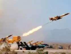 Pilot F-15E AS Klaim Lihat Formasi Drone Iran Mirip Ubur-Ubur Sebelum Pesawatnya Ditembak Jatuh