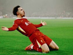 Inter Milan Ajukan Tawaran Rp395 Miliar untuk Gelandang Liverpool Curtis Jones