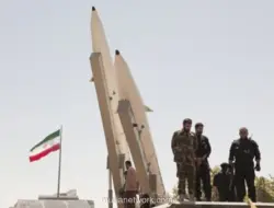 Iran Serang Pangkalan AS di Kuwait dan Bahrain, Selat Hormuz Kian Memanas