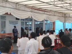 Lima Jenazah Satu Keluarga Korban Ledakan Bom Perang Dunia II di Biak Dimakamkan
