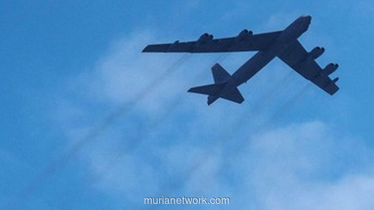 Pesawat Bomber B-52 Jatuh di Pangkalan Edwards, Delapan Tewas