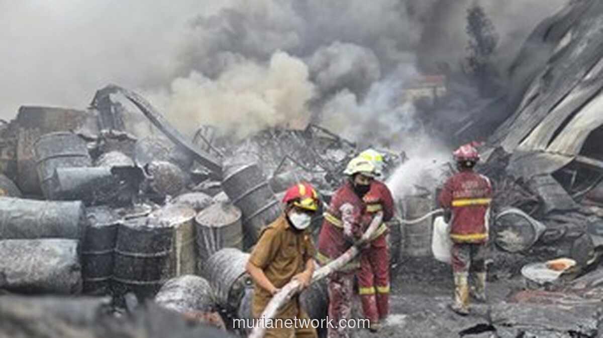 Kebakaran Pabrik Sandal di Cipondoh Padam Setelah 21 Jam, Material Karet Sulit Dipadamkan